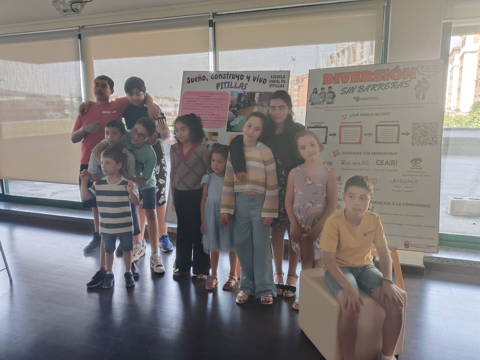 Una representación de la escuela expone los proyectos de aprendizaje y servicio premiados (Sueño, construyo y vivo Pitillas y Conectando escuelas)